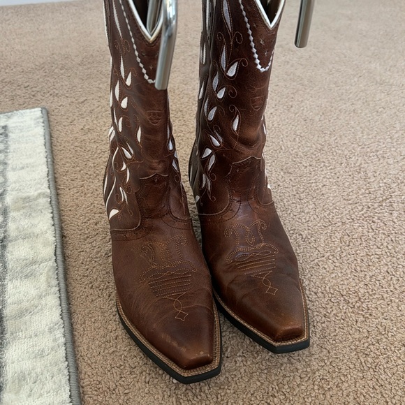 Ariat floral boots 7.5 - Picture 4 of 7